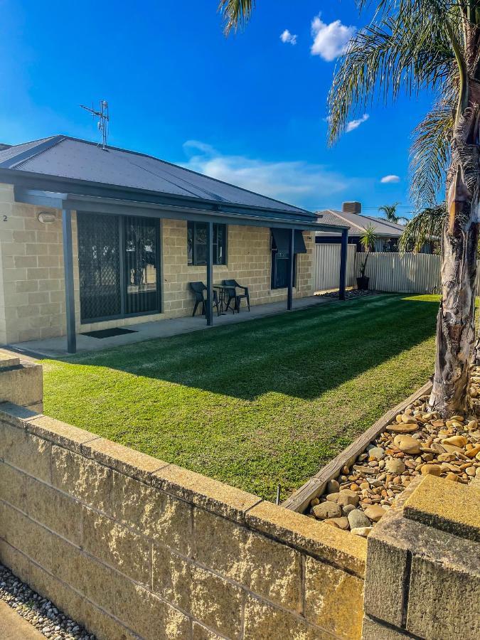 Dbj Holiday Units Mulwala Bagian luar foto