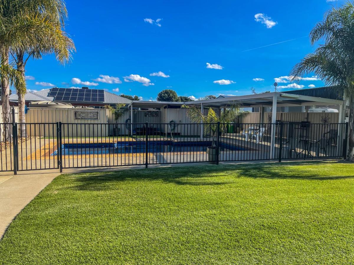 Dbj Holiday Units Mulwala Bagian luar foto